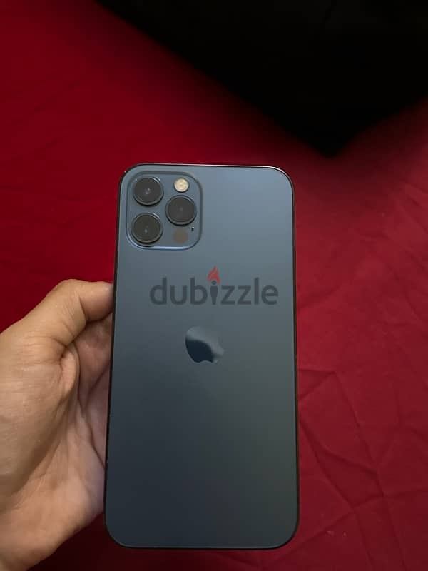 مع العلبة iphone 12 pro 0