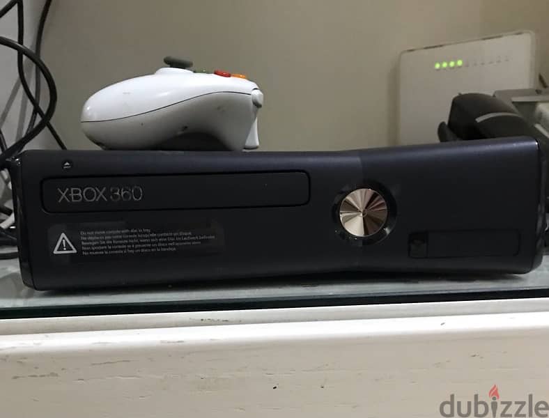 Xbox 360 Slim in Perfect Condition with 11 games 2