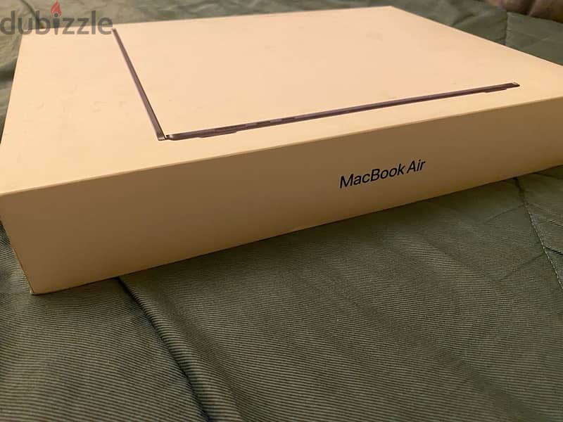 MacBook Air M2 15inch New Sealed 2