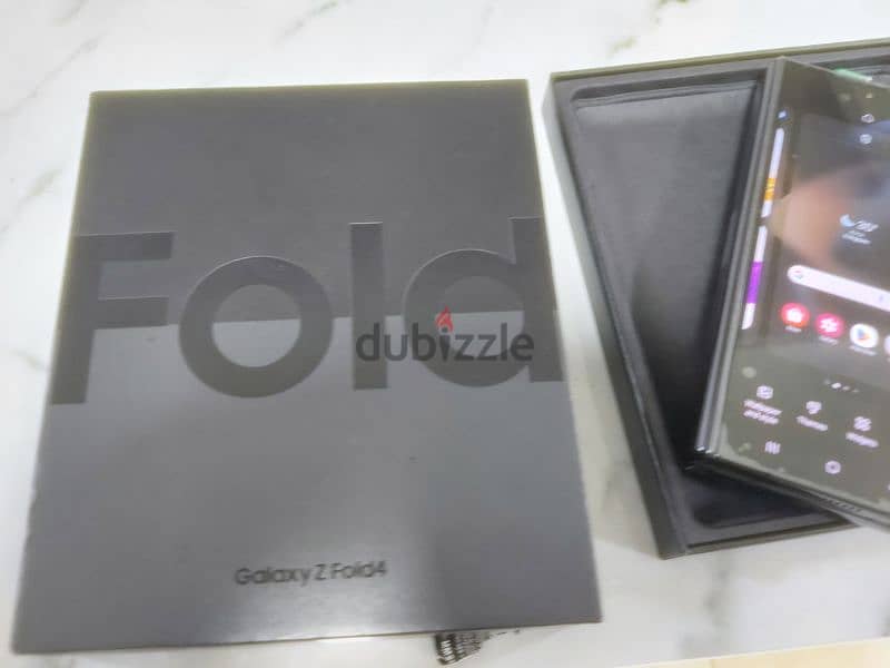 Samsung z fold 4  512  box علبه ب استيكرات متشالتش حالته جديد 7