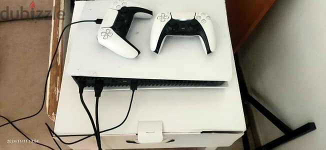 Playstation 5 - Digital + 2 Original Controllers