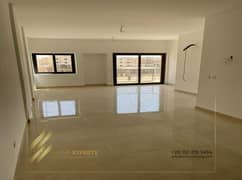 Apartment with garden for sale in Fifth Square  Area : 160 m 0