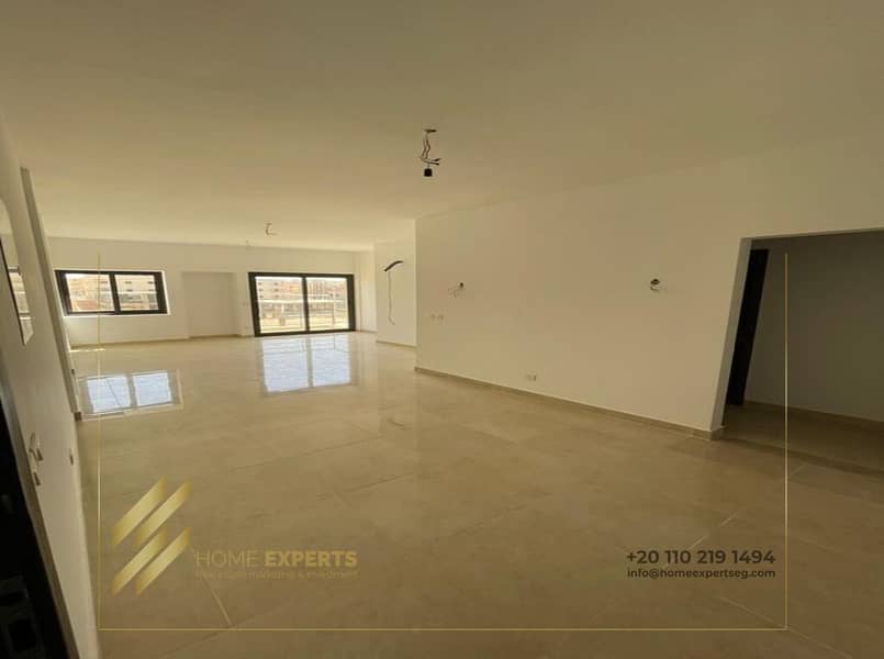 Apartment with garden for sale in Fifth Square  Area : 160 m 1