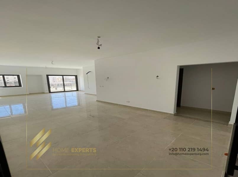 Apartment with garden for sale in Fifth Square  Area : 160 m 2