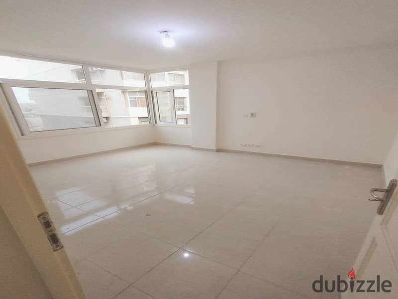 Apartment for sale in Madinaty, area 140 meters, street view in front of the mosque and services B10 10