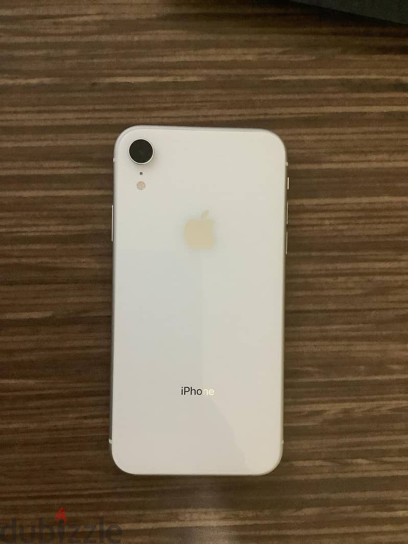 iPhone XR With FaceTime White 128GB 4G LTE - Middle East Version 3