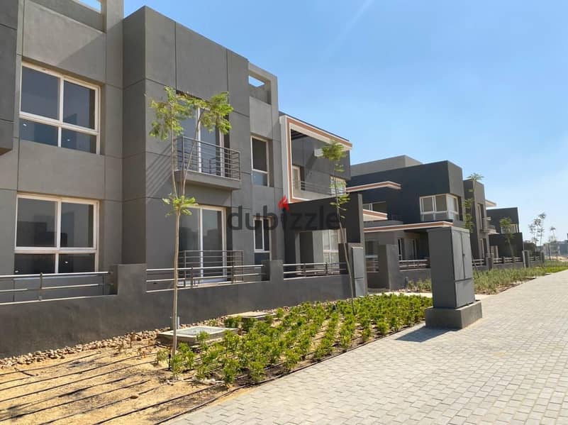 Resale Townhouse, 200 sqm with a 114 sqm garden, ready for delivery in one year, in the fully built Kayan compound, with the remaining installments. 8