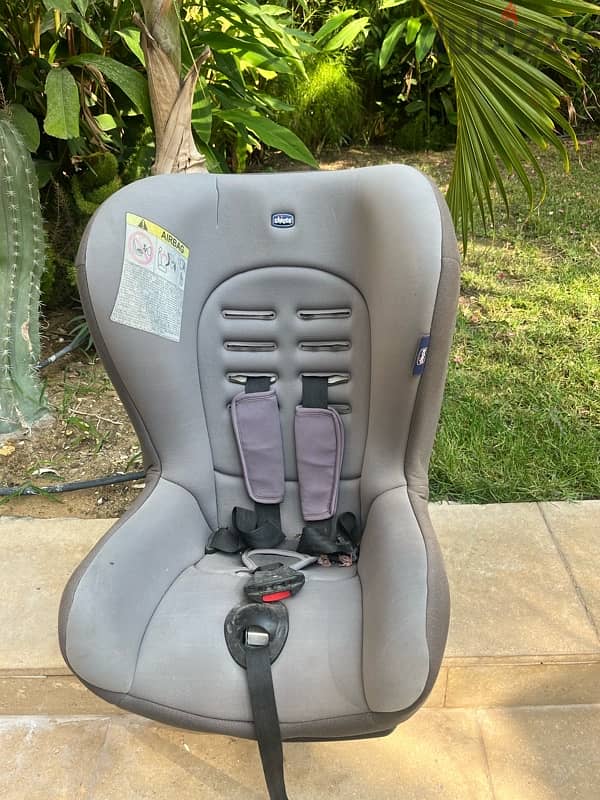 CHICCO carseat (from 0 to 4 years) 0