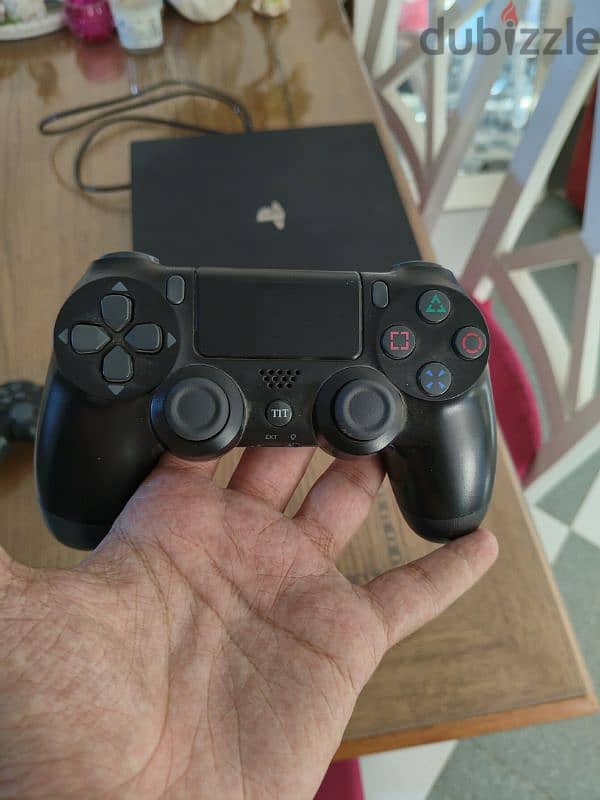 Playstation 4 pro 1TB 9