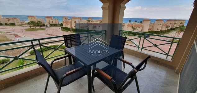 For sale, a chalet with immediate receipt, with a large terrace, sea, pool and mountain views in La Vista 6, Ain Sokhna