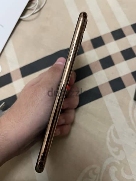 iphone 11 pro max gold 5