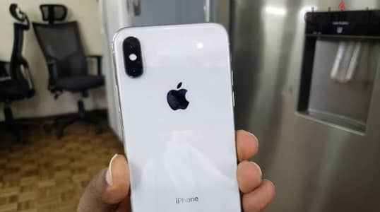 Iphone 64 ايفون