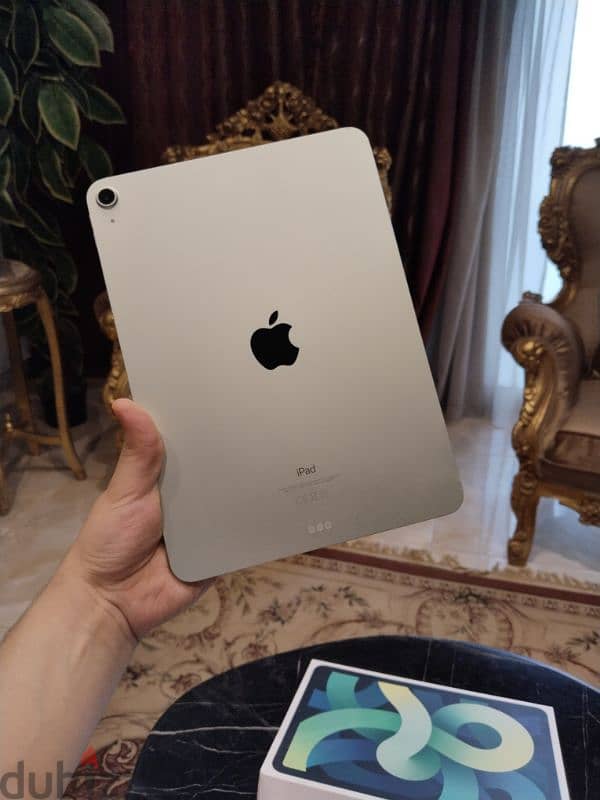 Ipad air 4 64G like new with all accessories 0