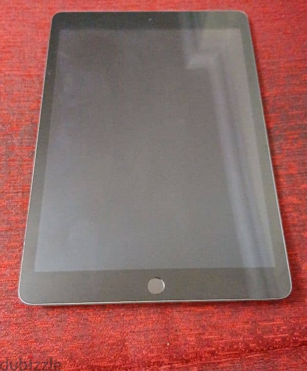 Ipad 8th generation very good condition 2