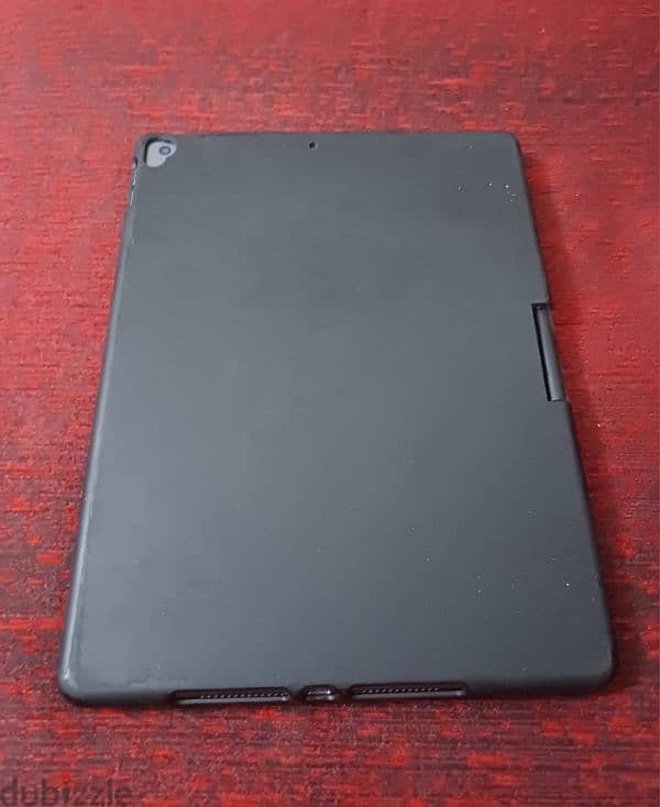 Ipad 8th generation very good condition 4