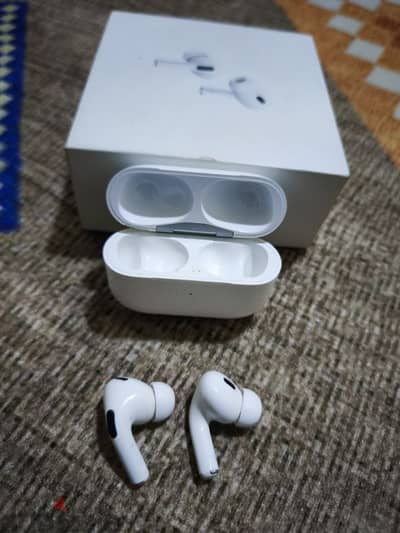 Apple AirPods Pro 2 type C with cover used one months only