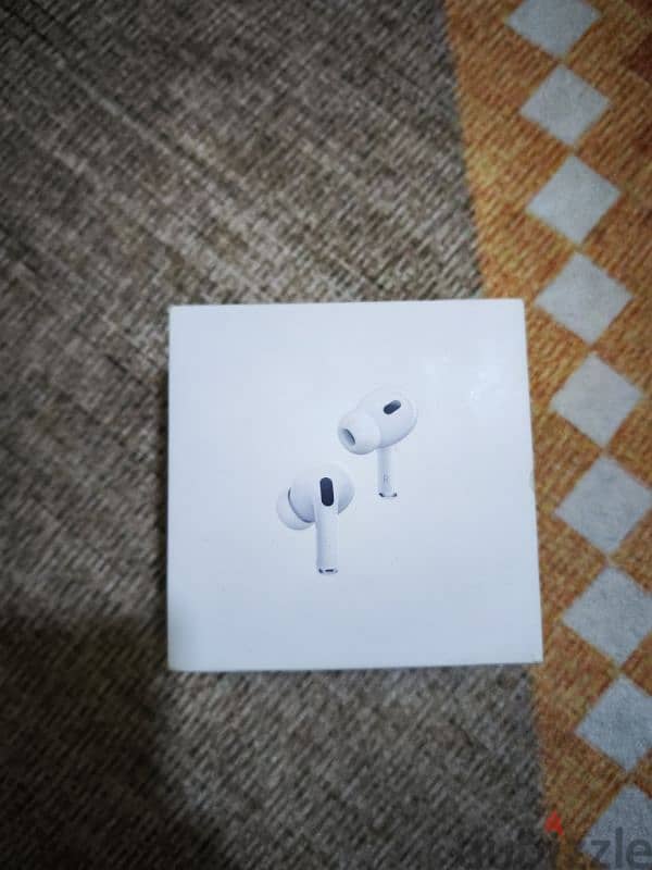 Apple AirPods Pro 2 type C with cover used one months only 3