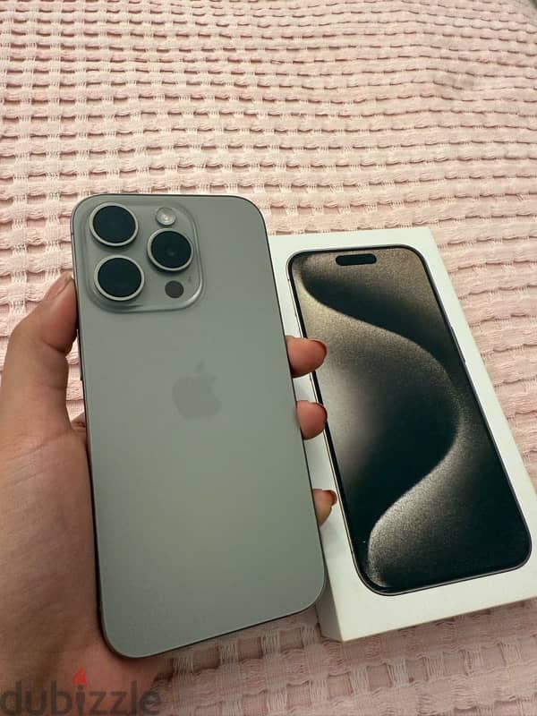 I Phone 15 Pro 256 GB natural titanium 3