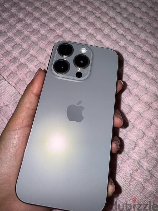 I Phone 15 Pro 256 GB natural titanium 4