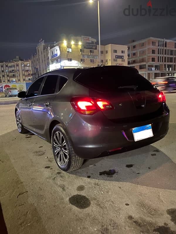 Opel Astra 2011 3