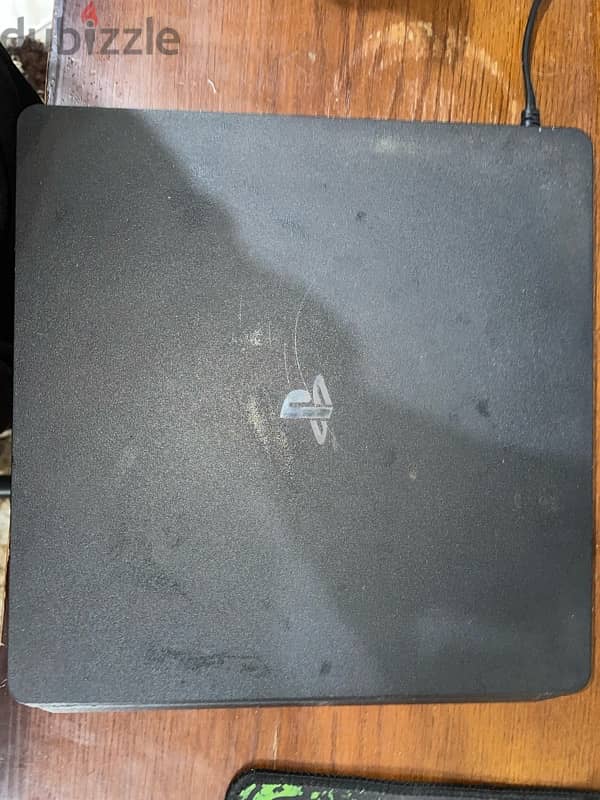 ps4 slim excellent condition 2