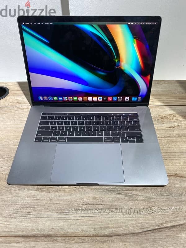 MacBook Pro  i7 2017  ram 16ب ١٩٩٩ 0