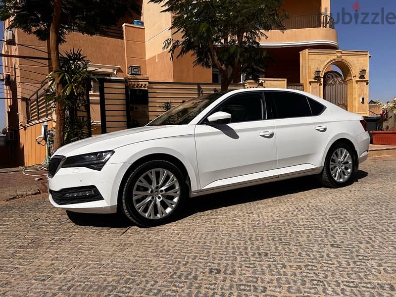 Skoda Superb 2021 1