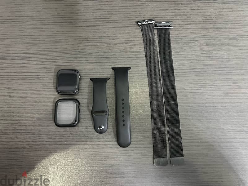 Apple Watch Series 5 44MM 4