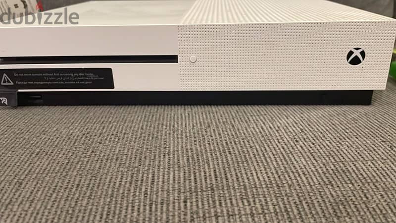 new xbox one s for sale (used only once) 1