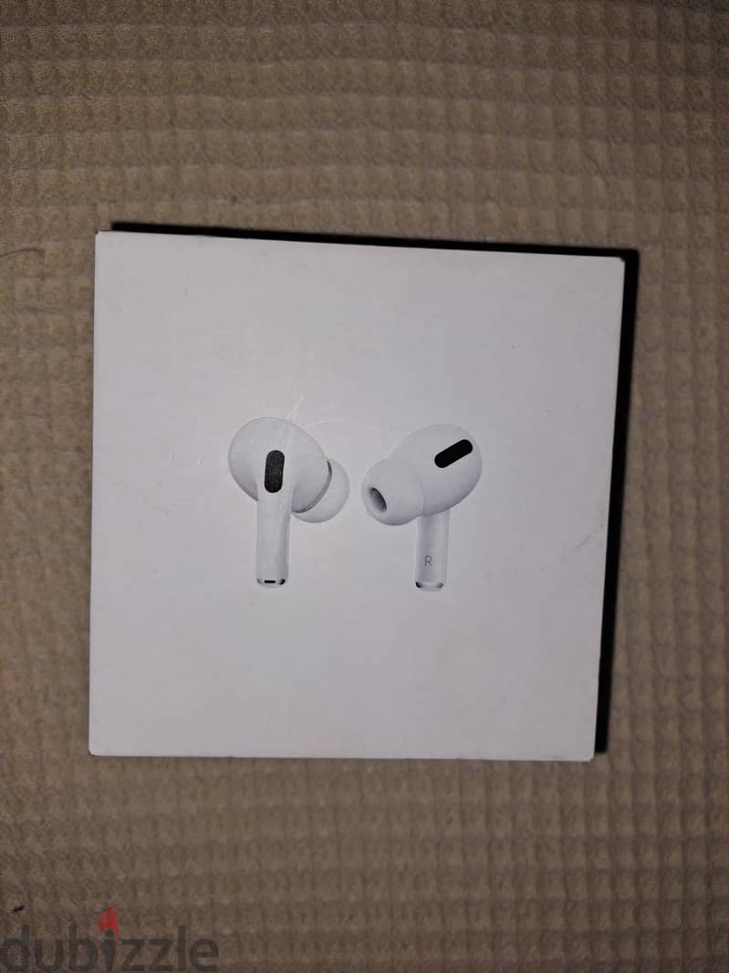 Airpods pro فيتنامي بحالة الزيرو لم تستخدم 8