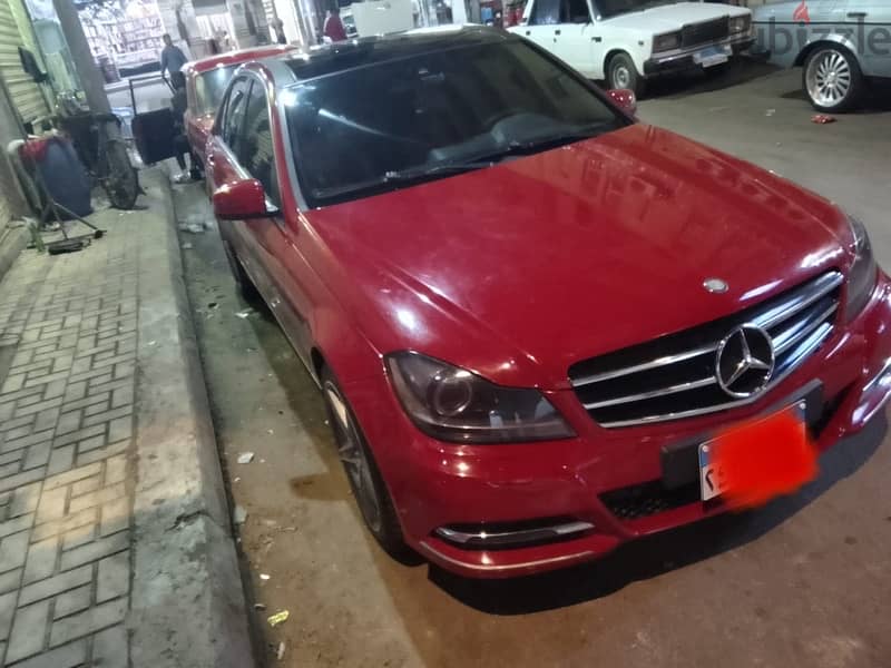 Mercedes-Benz C180 2012 0