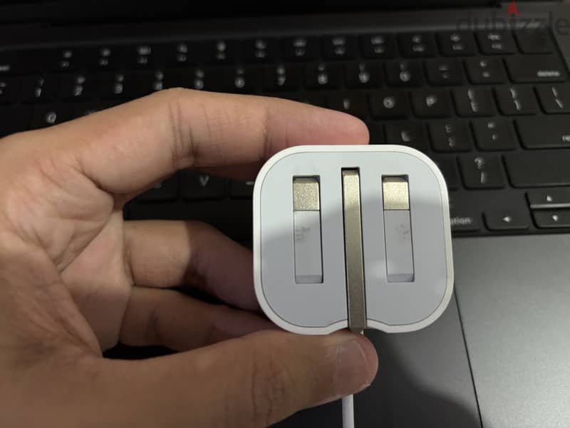 شاحن ايفون 20 واط اصلي وكابل usb 0