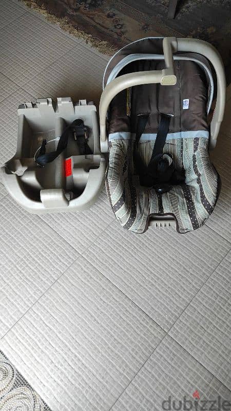 Even flo stroller and car seat 3