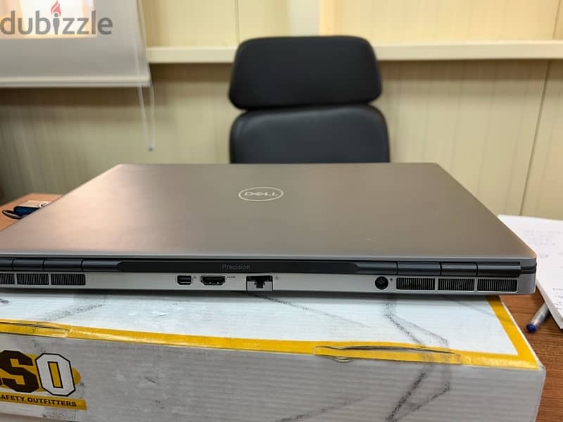 Dell Precision 7750 l 1