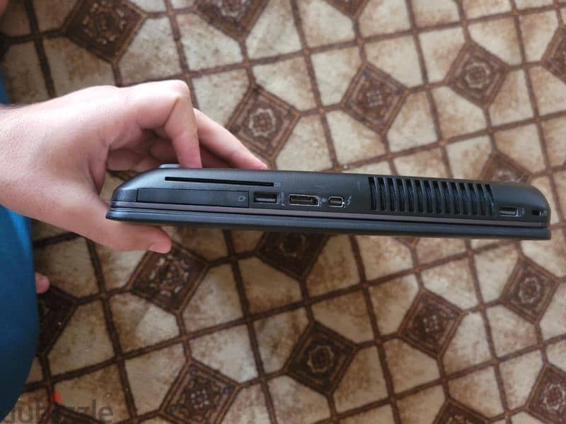 لابتوب hp zbook g2 بحالة ممتازة 4