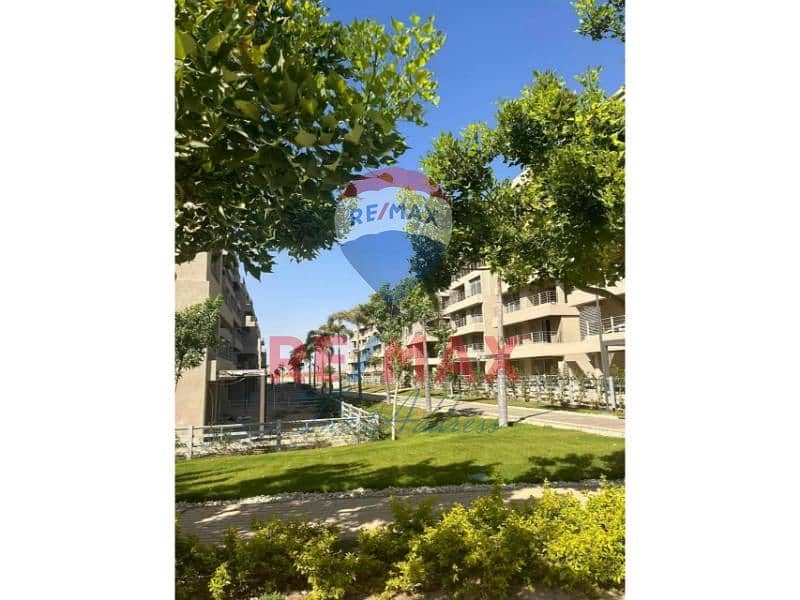 Apartment 205m Very Prime Location in Capital Gardens Palm Hills 3