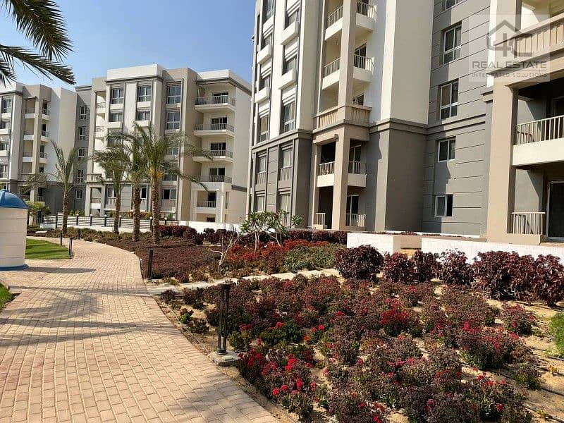 3 bedroom apartment 199 m ready to move  with panoramic view with lowest price in the market bahry in Hyde Park Compound, Fifth Settlement 10