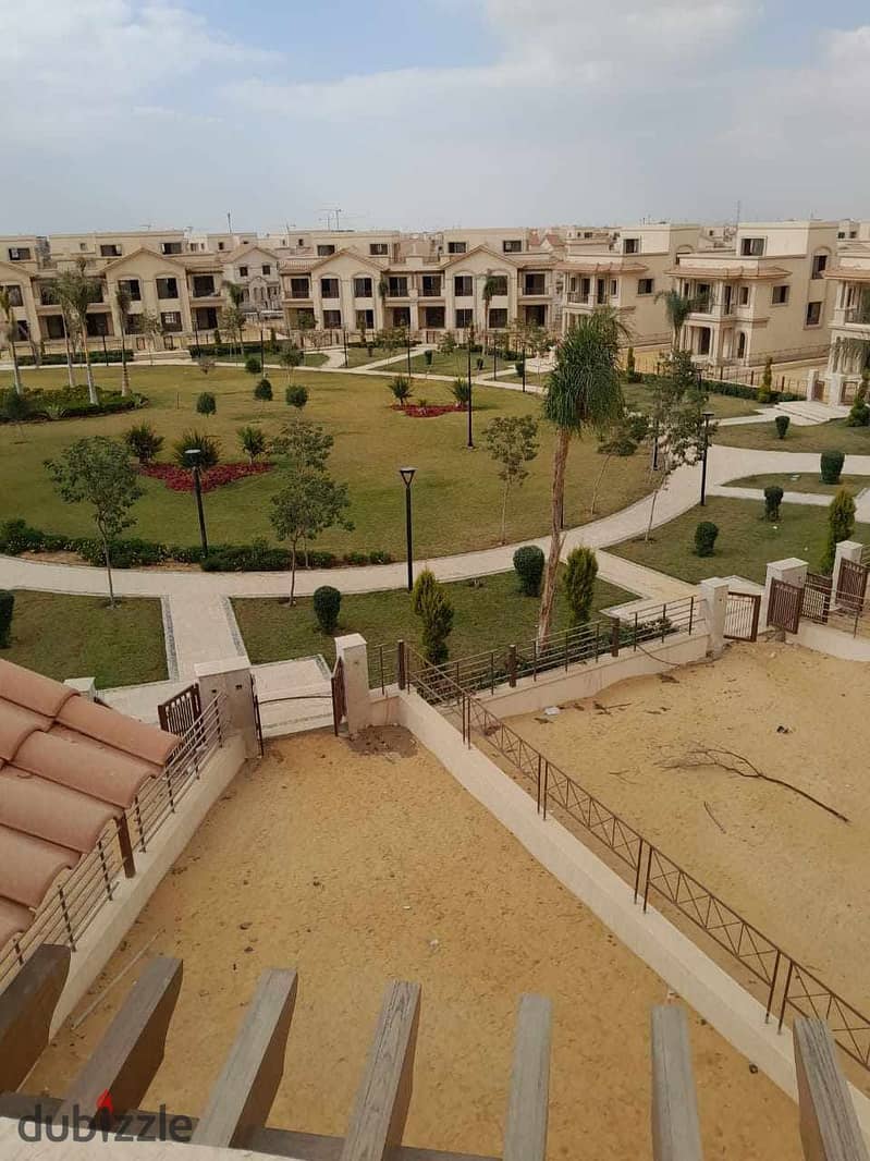 فيلا للبيع townhouse corner type f3 , استلام فوري ، wide garden view، إجمالي عقد مميز مجموعه 24 بفيلات الفور سيزون ،قريبه من gate 1 0