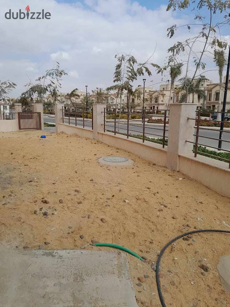 فيلا للبيع townhouse corner type f3 , استلام فوري ، wide garden view، إجمالي عقد مميز مجموعه 24 بفيلات الفور سيزون ،قريبه من gate 1 4