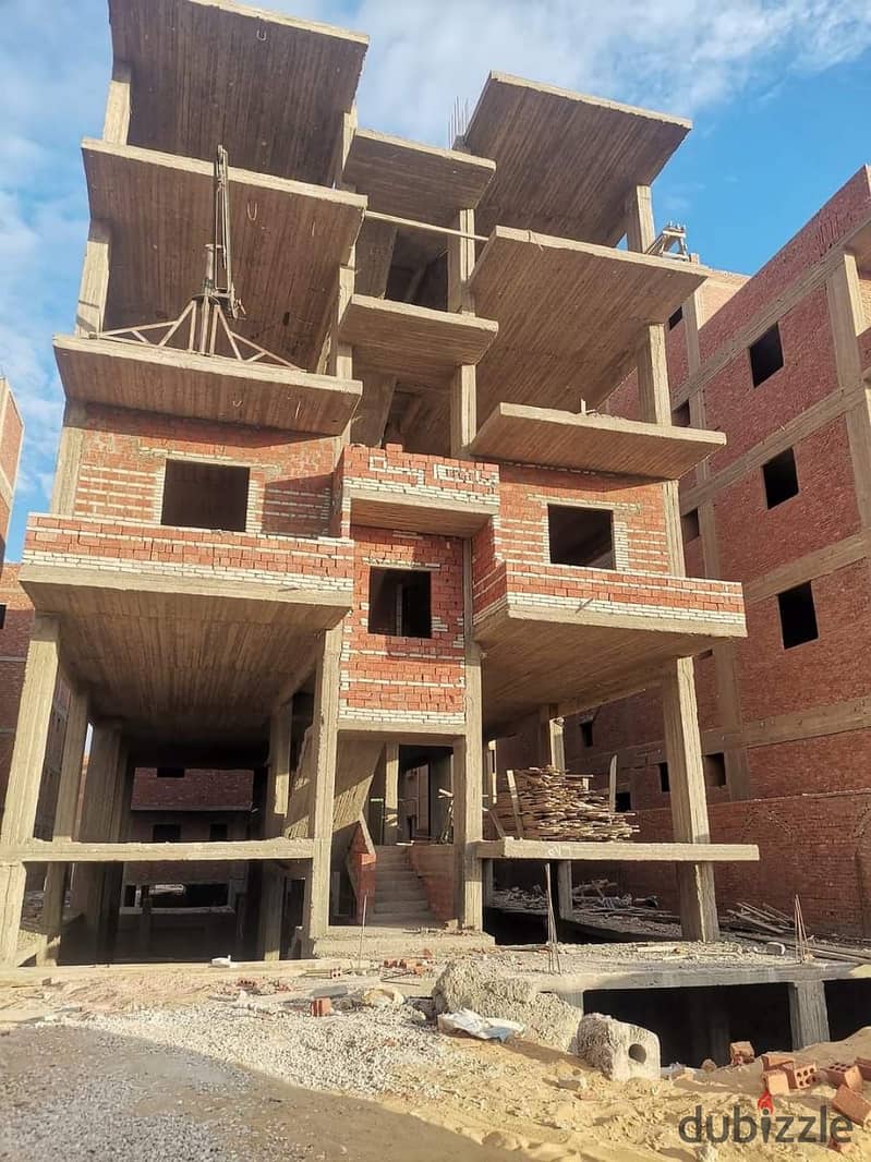 Complementary series 3 on the main street, Al-Nawadi Street, a complete building consisting of 6 apartments and 2 duplexes, which will be fully delive 0