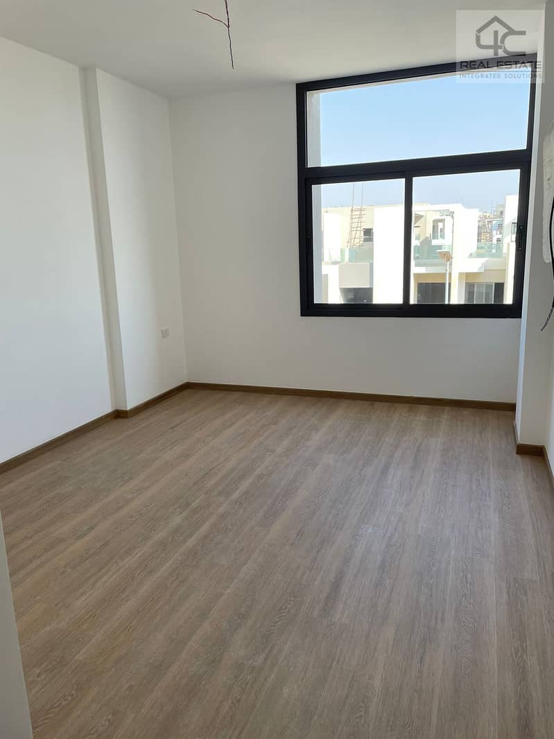 Ready to move fully finished with ACs apartment 160 m 3 bedrooms view landscape for sale in Fifth Square in prime location 2