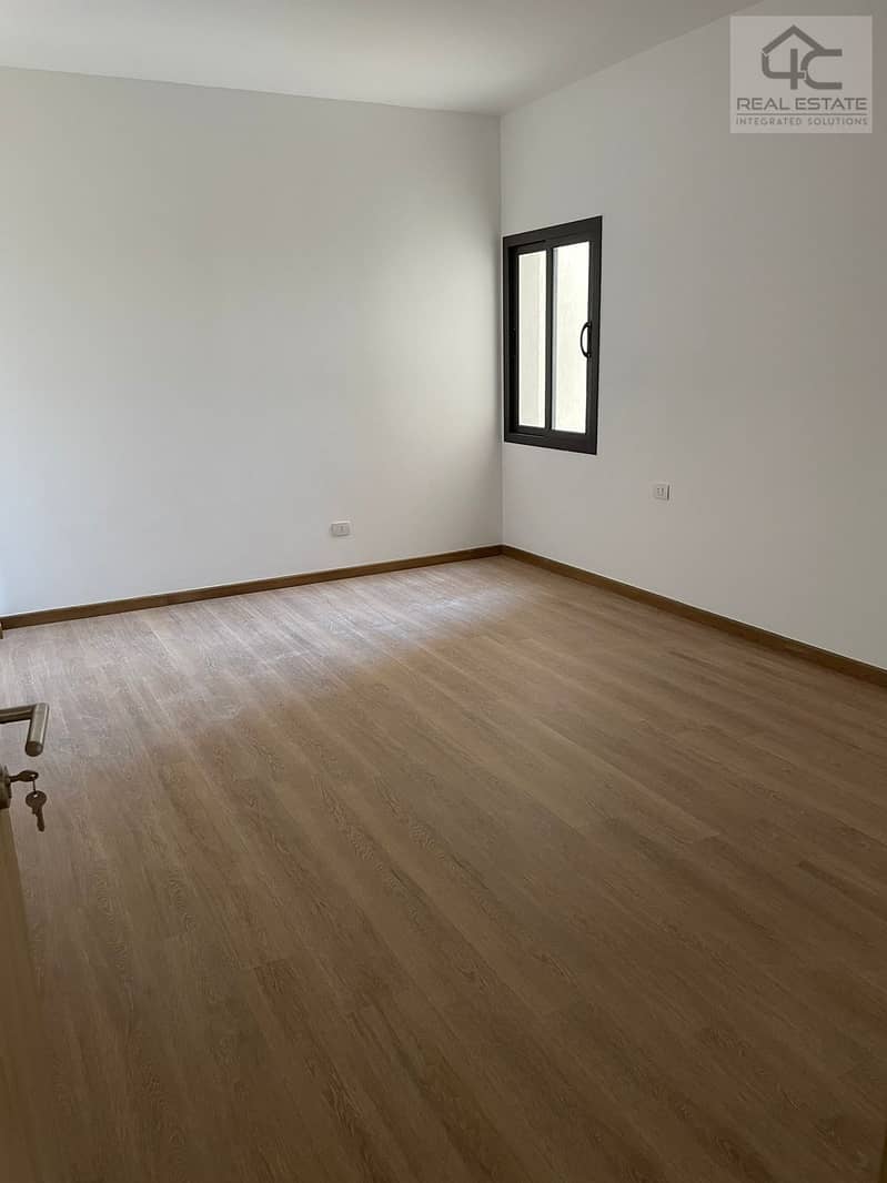 Ready to move fully finished with ACs apartment 160 m 3 bedrooms view landscape for sale in Fifth Square in prime location 4