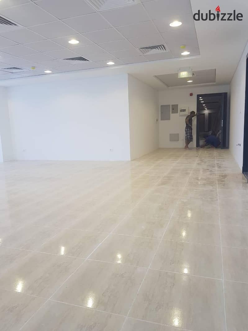 مكتب لقطة للايجار في كازان بلازا خلف مول العرب office for rent in kazan plaza behind mall of arabia 7