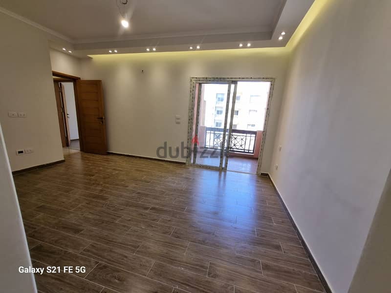 Three bedroom apartment for rent in paradise compound 1