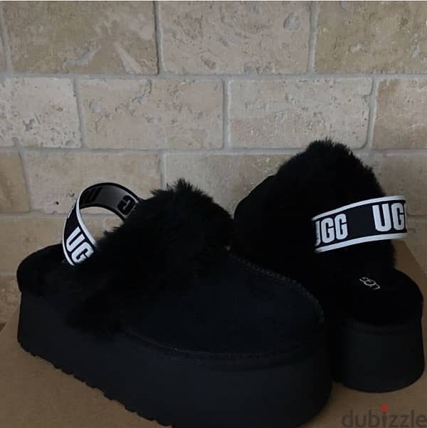 UGGS Slippers 0