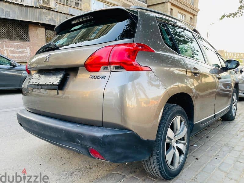 peugeot 2008 model 2015  58000  kmعداد 5