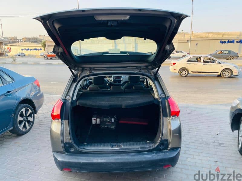 peugeot 2008 model 2015  58000  kmعداد 7