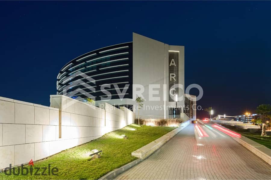 Administrative office for rent, finished, 74 meters, with a distinctive layout, in the Smart Village, near Sheikh Zayed, on the desert road 4