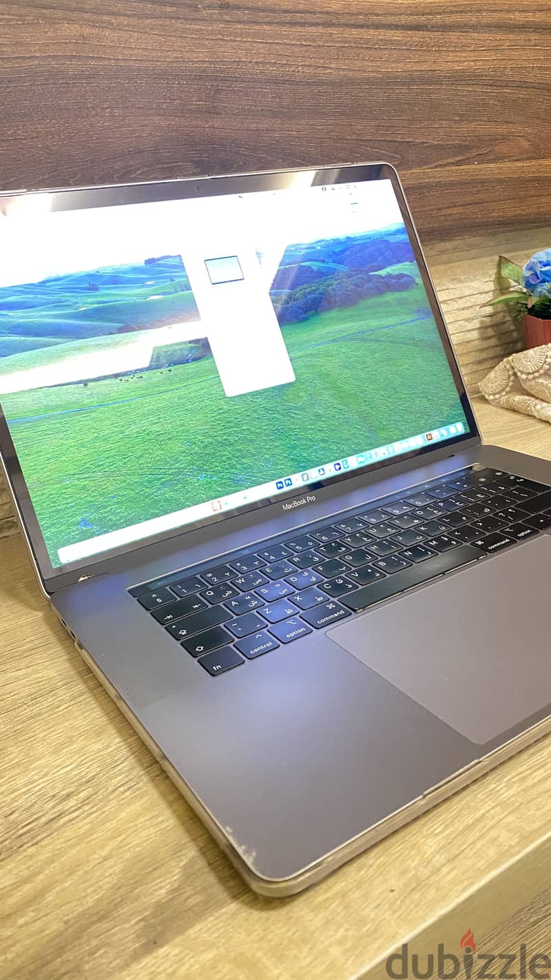 Apple MacBook Pro 15 inch 2018 Touch Bar Core i7 16GB RAM EN Arabic 5