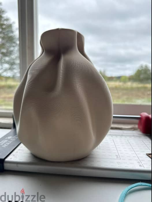 Elegant Minimalist Vase 2